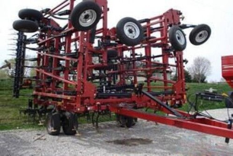 Культиватор Case IH Tiger Mate 200
