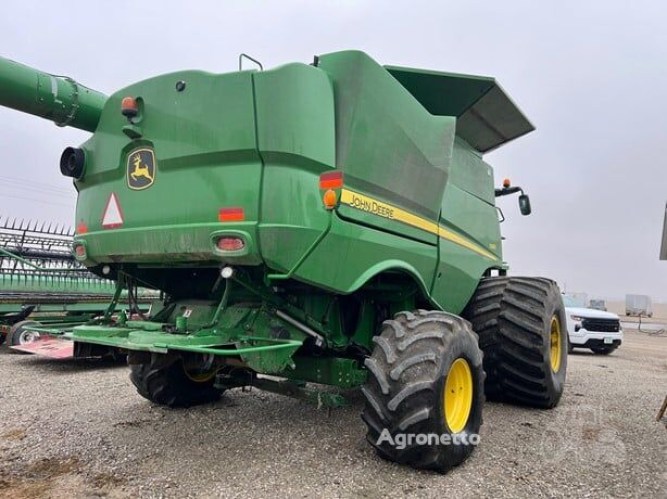 Зернозбиральний комбайн John Deere S680